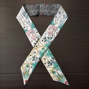 *BN* L’AmOuR MiTzVaH LoVeRs HeArTs TwiLLY ScArF